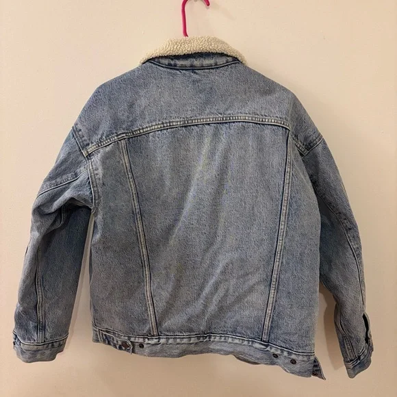Levi's Light Blue Denim Jacket with Cream Sherpa - Picture 5 of 5